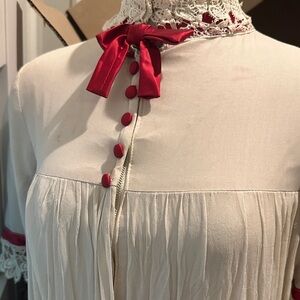 Chic Long Sleeve Dress with Red Accents HANADE TRUE ANTIGUE STYLE VINTAGE